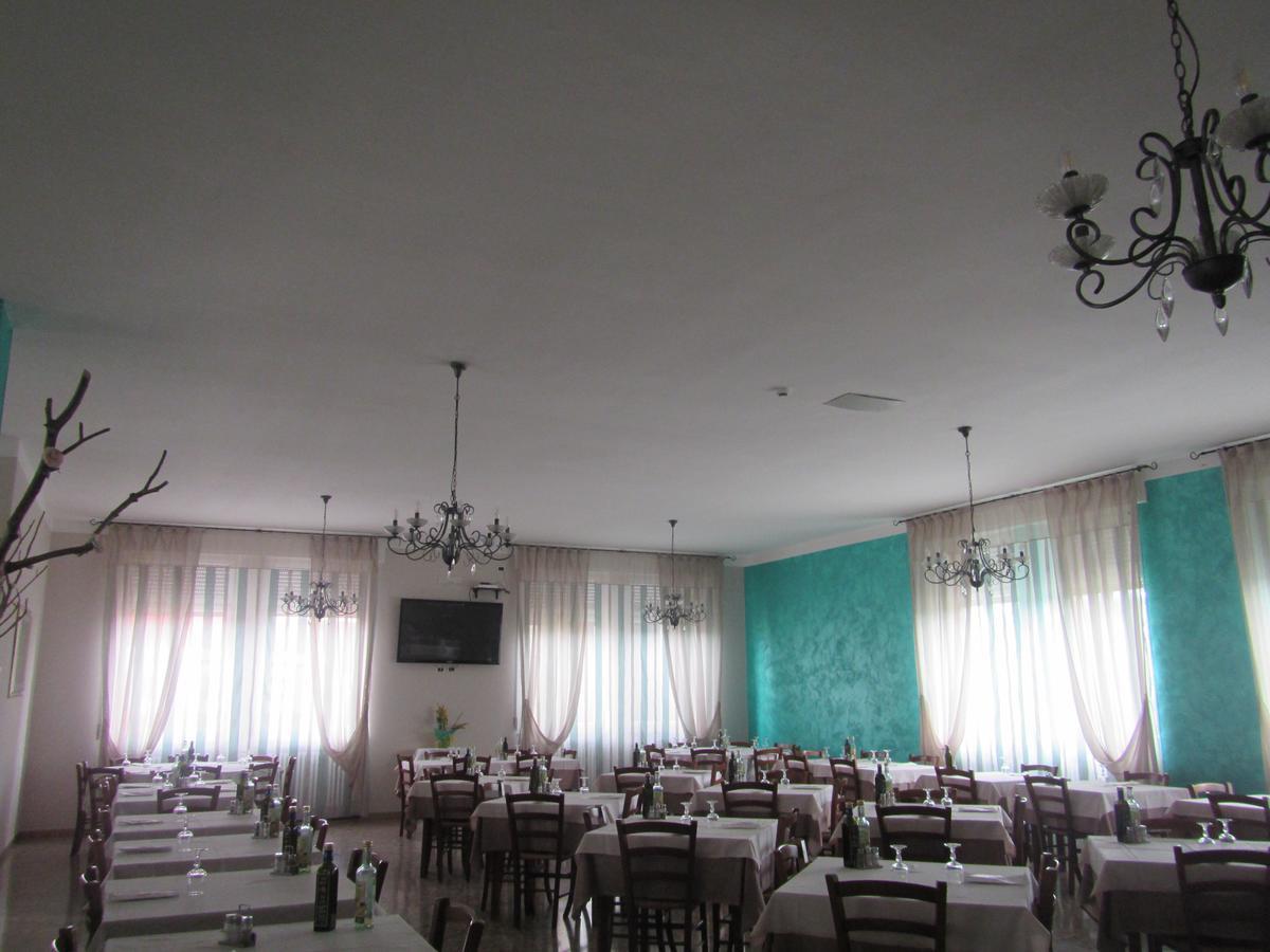 Lo Scoglio Hotel Кастелнуово дел Гарда Екстериор снимка